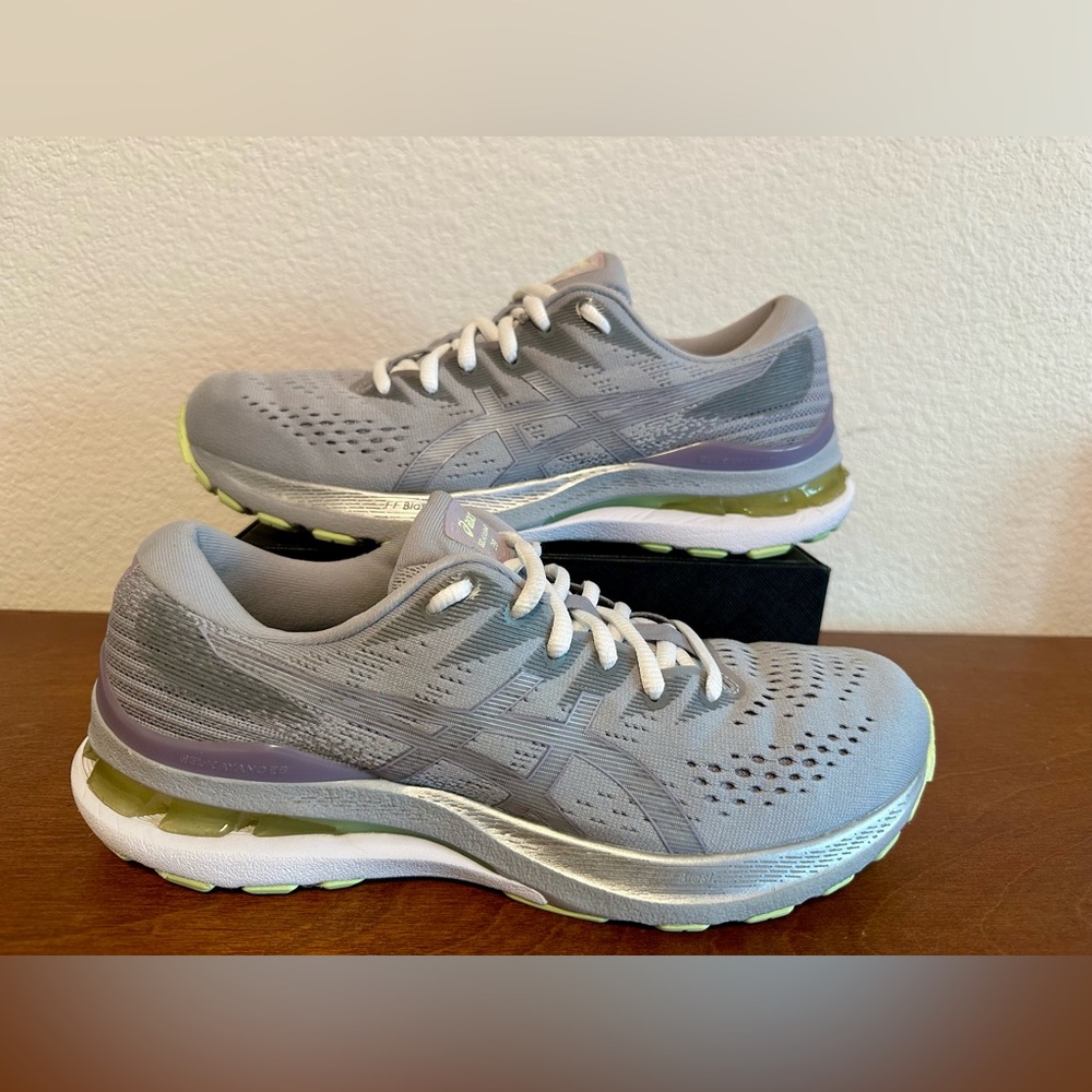 Asics Gel Kayano 28 Women's
Running Shoes Size 9.5 Gray